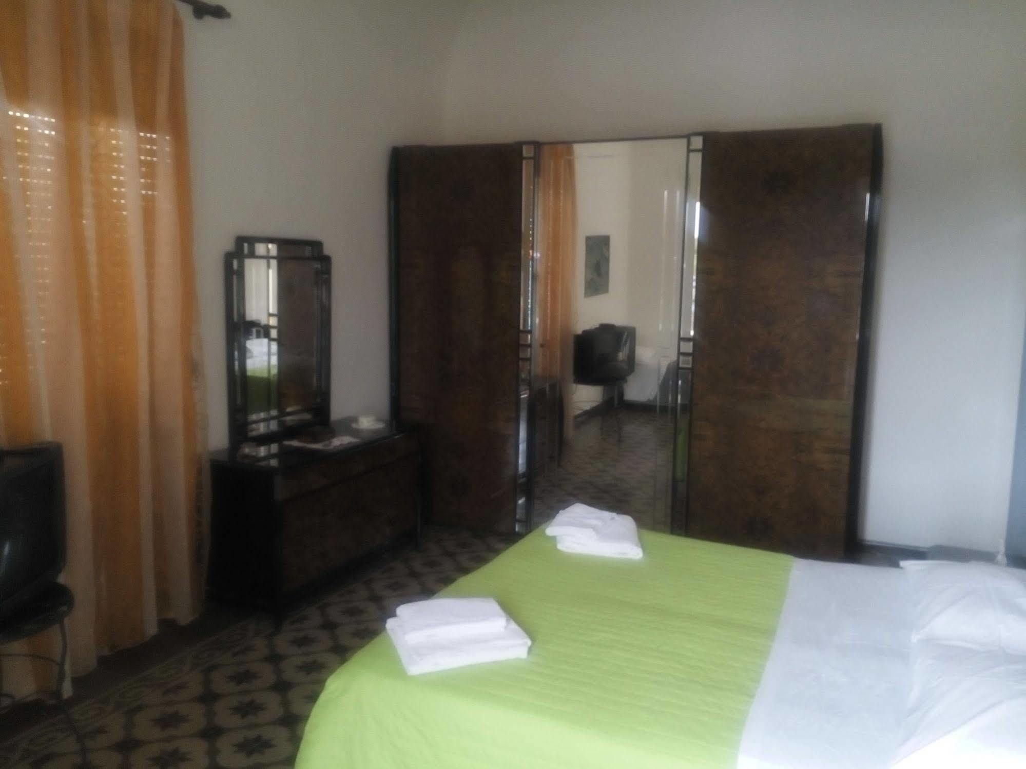 Il Casale Otel Milazzo Dış mekan fotoğraf